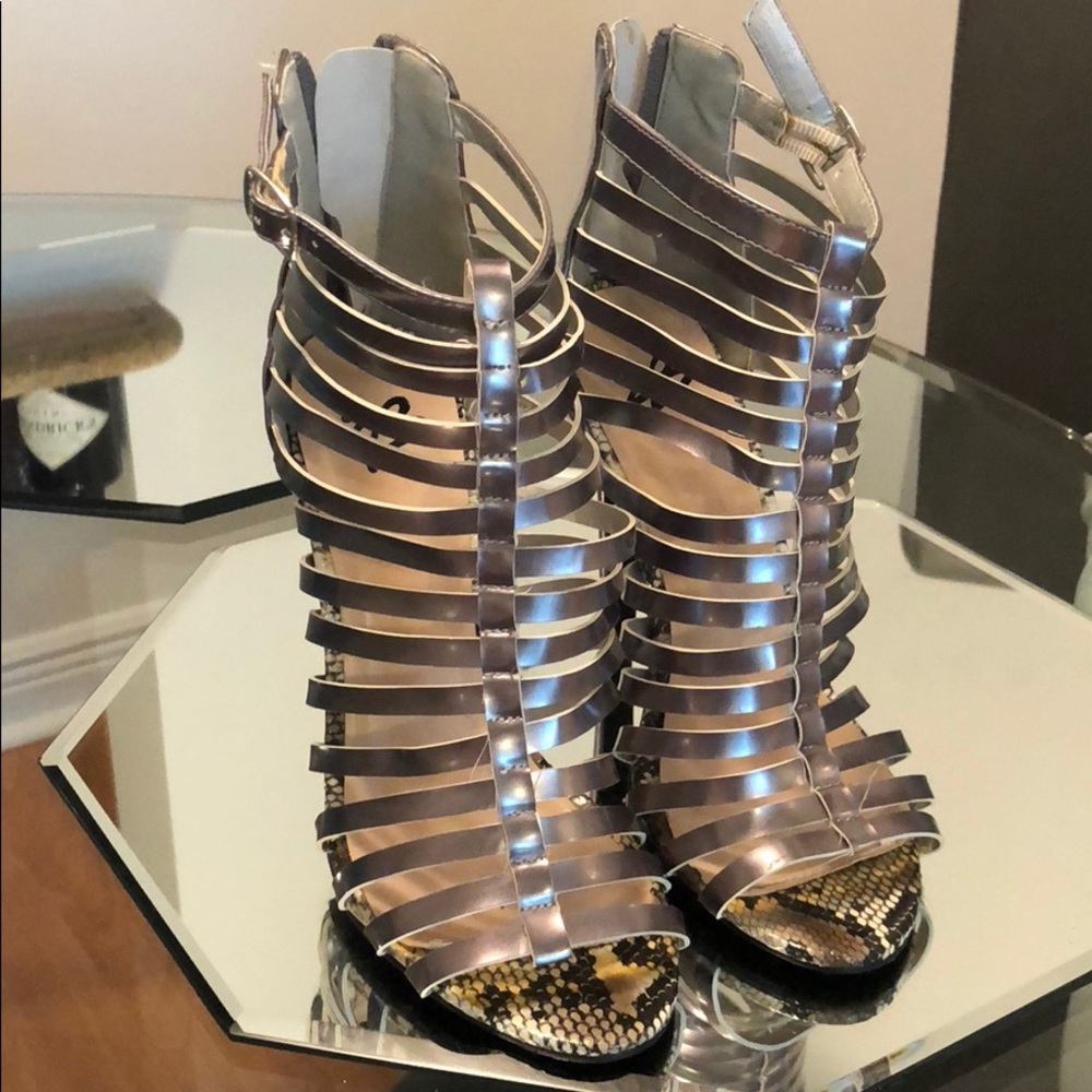 Bebe 2B Metallic Gladiator Highheels